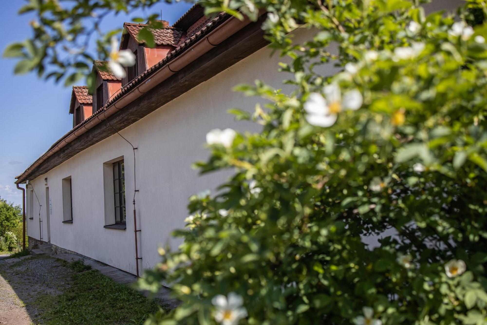 Hajenka Strakov Hotel Litomysl Exterior photo